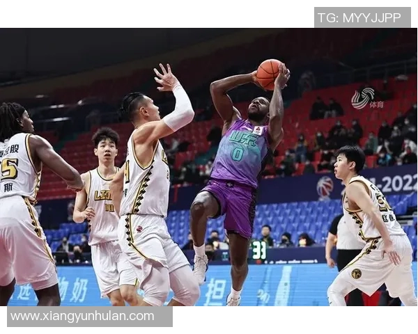 2018年山东高速与浙江广厦激战回顾：篮球场上的巅峰对决与精彩瞬间分析