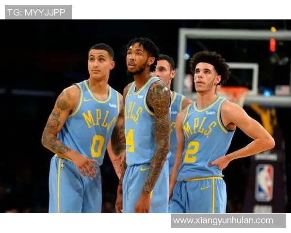 朗佐鲍尔与拉塞尔的巅峰对决谁能在赛场上笑到最后