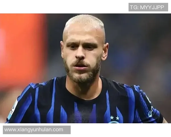 马丁内斯的传奇之路：从默默无闻到全球瞩目的足球巨星