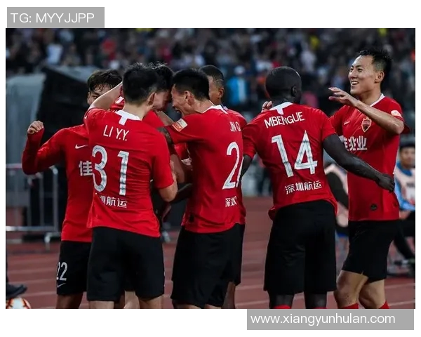 天津天海迎战河南建业争夺中超联赛关键三分的激烈对决