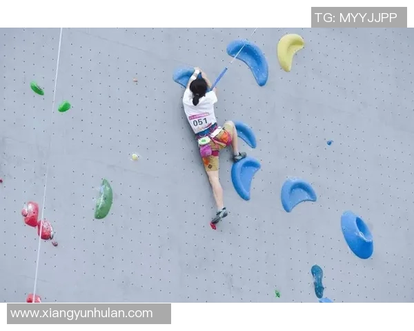 武汉攀岩队在世界攀岩锦标赛中展现卓越耐力与团队精神的精彩表现